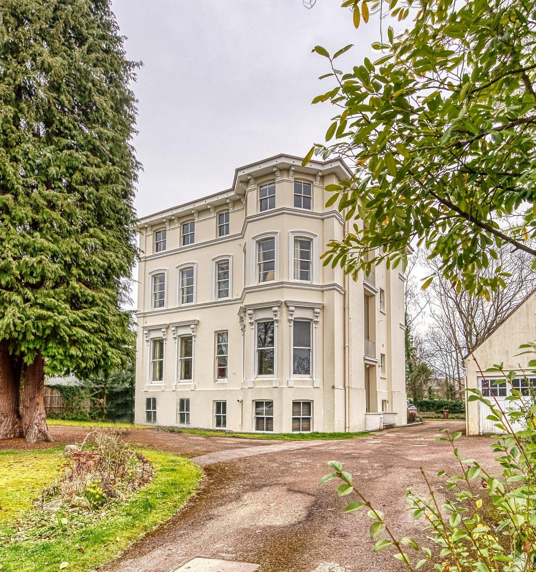 2 Bedroom Stylish Spacious Apt, Sleeps 6, Central Cheltenham, With Free Parking - By Blue Puffin Stays Luaran gambar