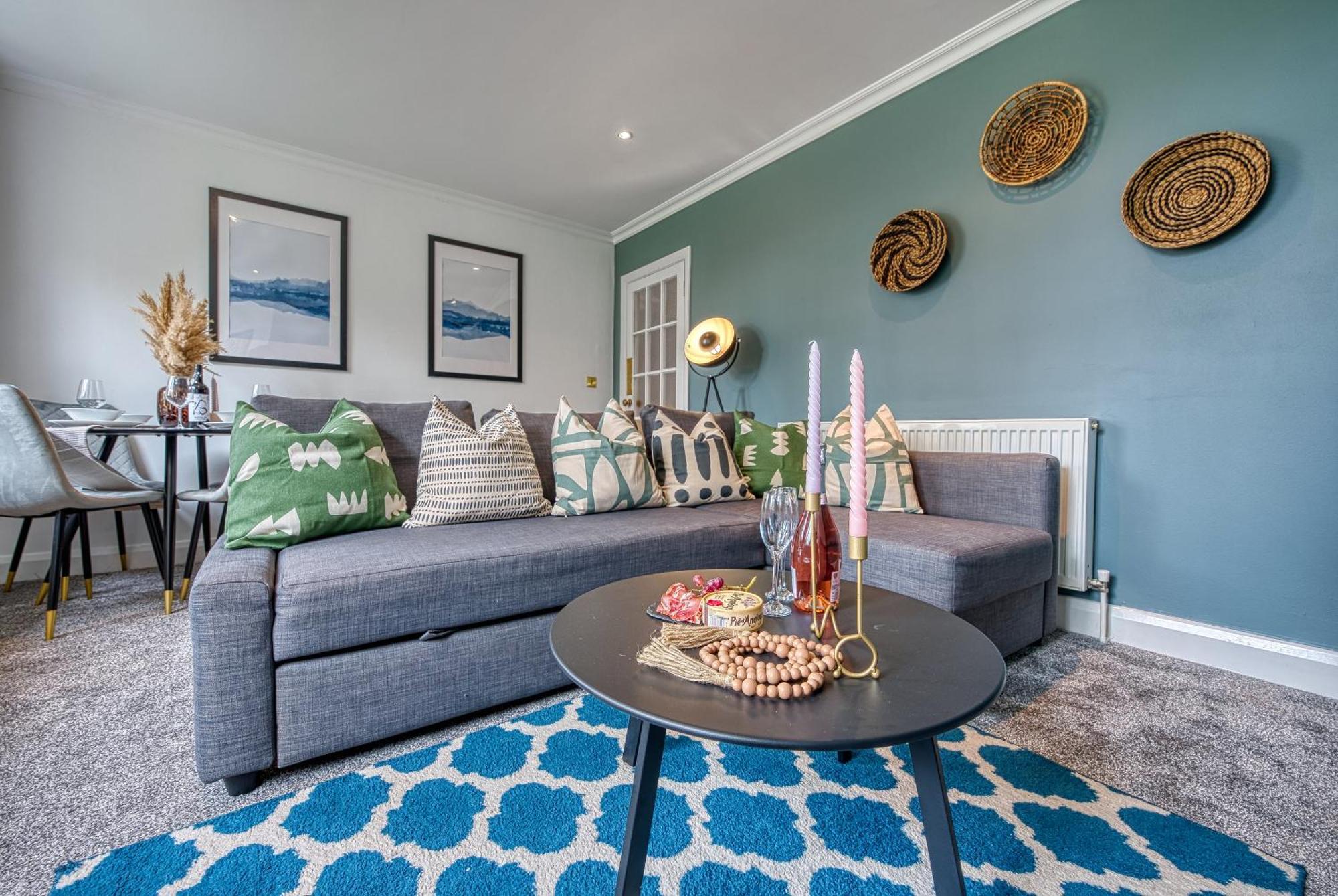 2 Bedroom Stylish Spacious Apt, Sleeps 6, Central Cheltenham, With Free Parking - By Blue Puffin Stays Luaran gambar