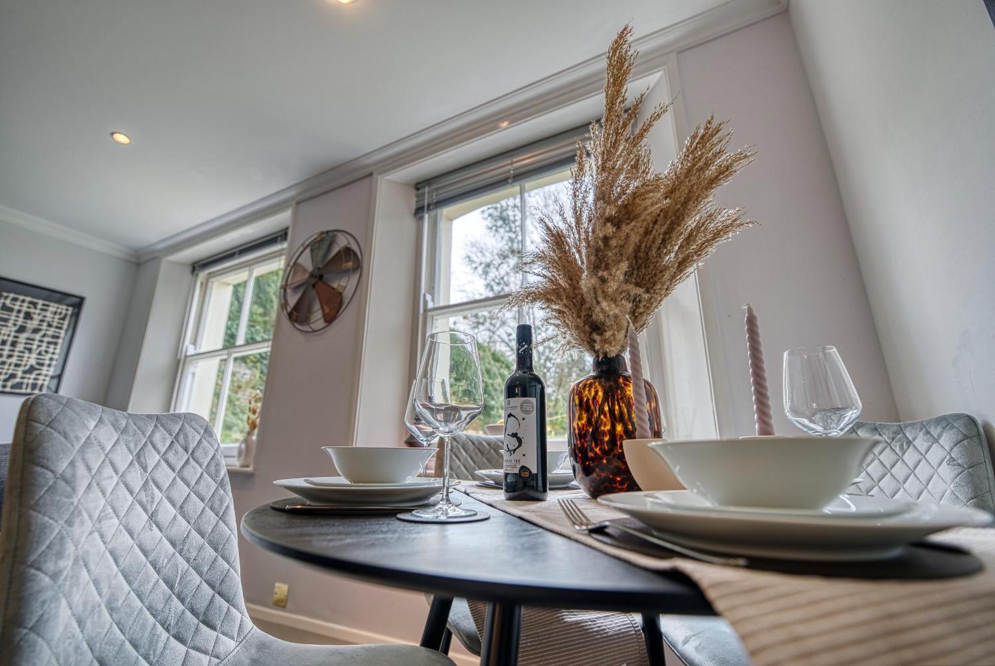 2 Bedroom Stylish Spacious Apt, Sleeps 6, Central Cheltenham, With Free Parking - By Blue Puffin Stays Luaran gambar