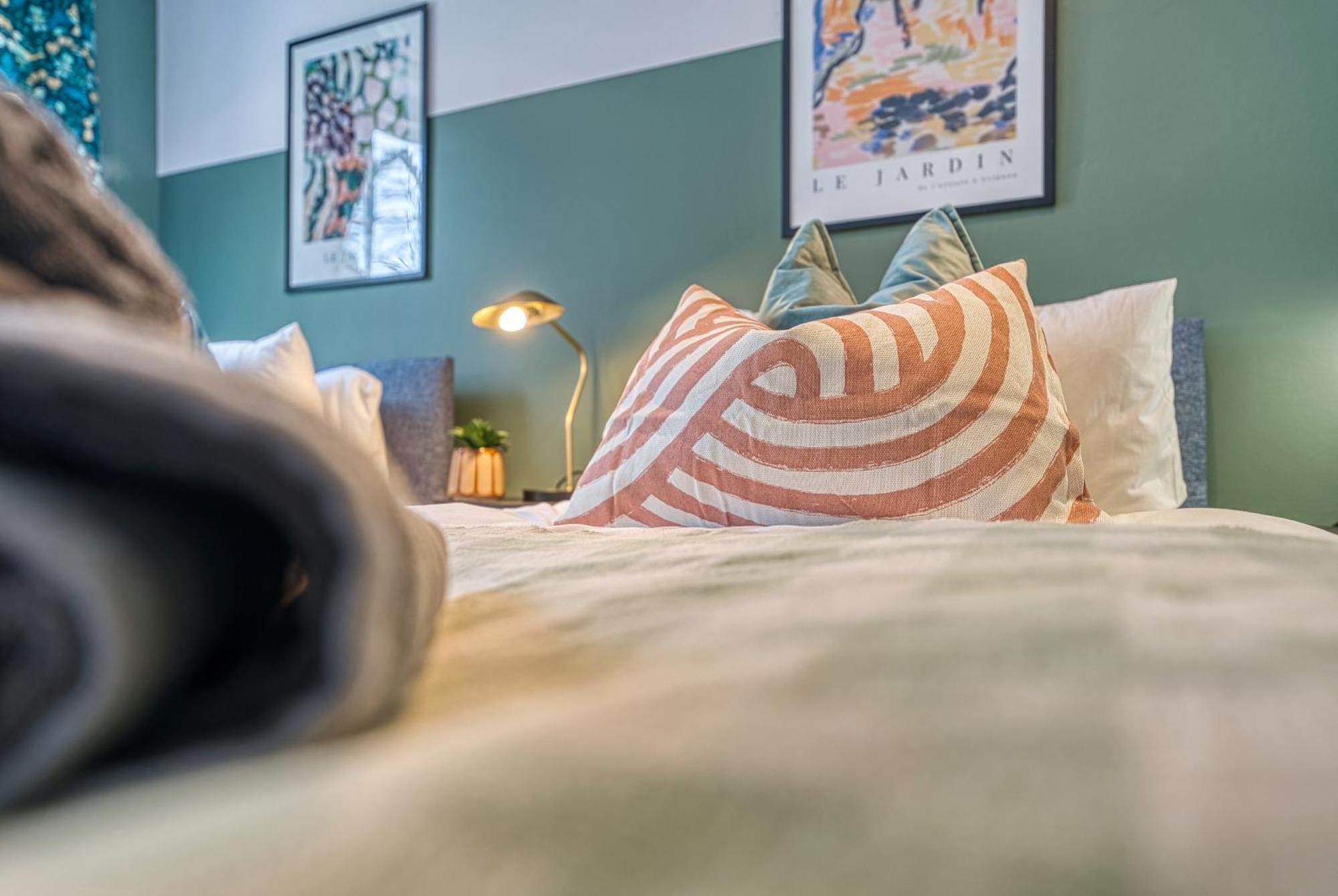 2 Bedroom Stylish Spacious Apt, Sleeps 6, Central Cheltenham, With Free Parking - By Blue Puffin Stays Luaran gambar