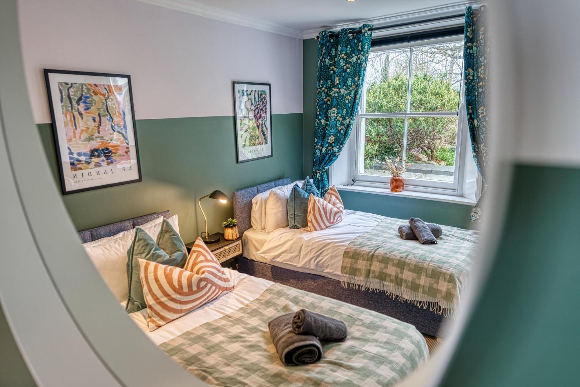 2 Bedroom Stylish Spacious Apt, Sleeps 6, Central Cheltenham, With Free Parking - By Blue Puffin Stays Luaran gambar