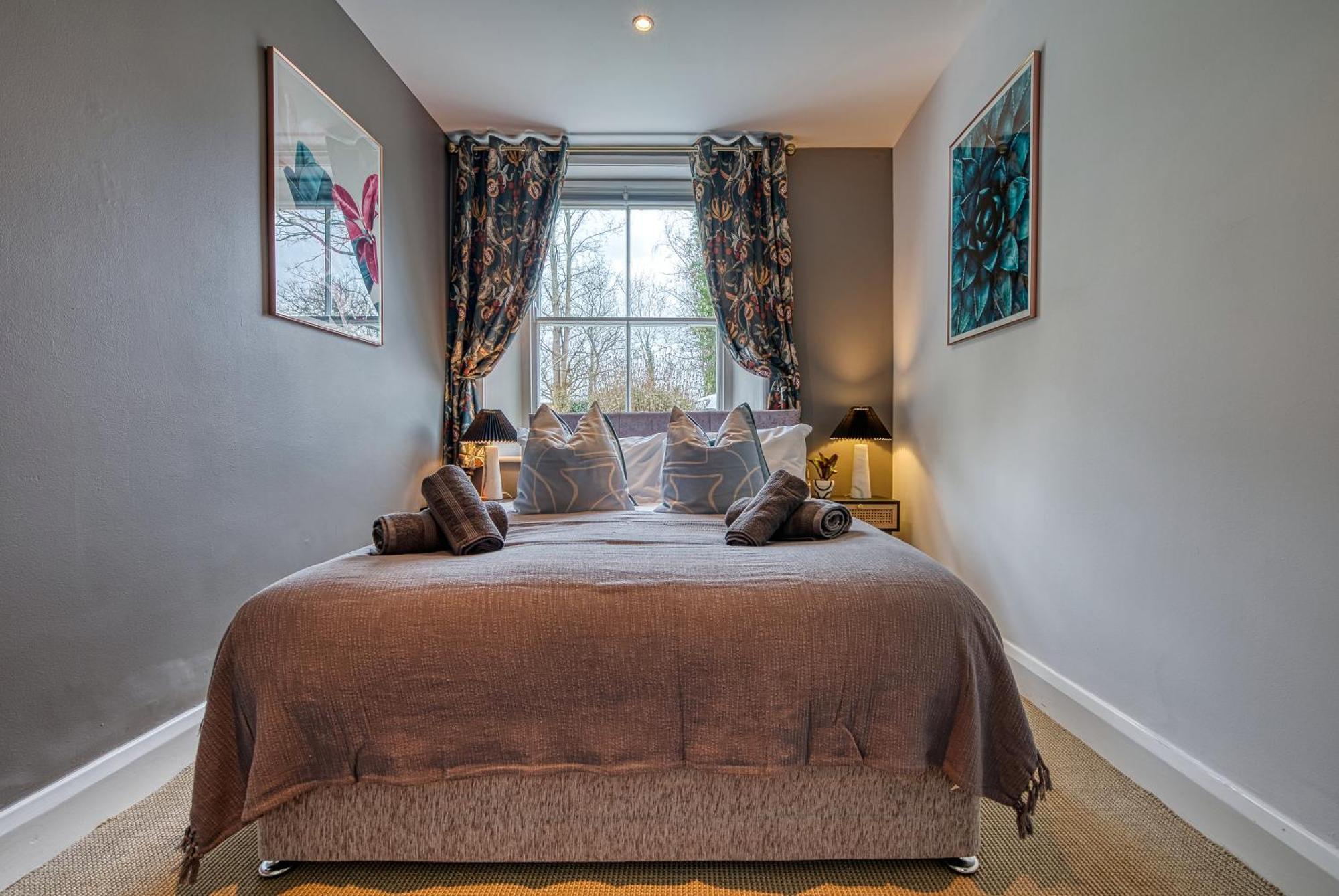 2 Bedroom Stylish Spacious Apt, Sleeps 6, Central Cheltenham, With Free Parking - By Blue Puffin Stays Luaran gambar
