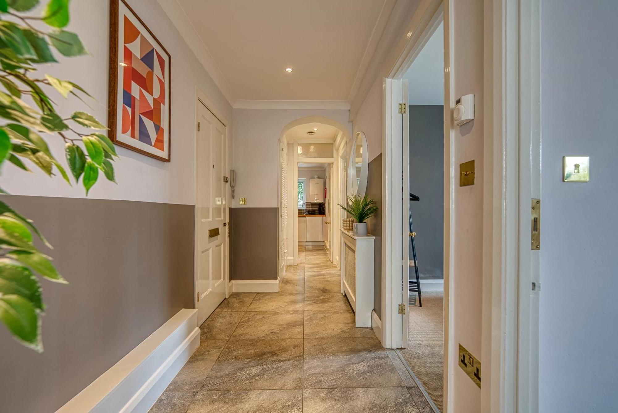 2 Bedroom Stylish Spacious Apt, Sleeps 6, Central Cheltenham, With Free Parking - By Blue Puffin Stays Luaran gambar