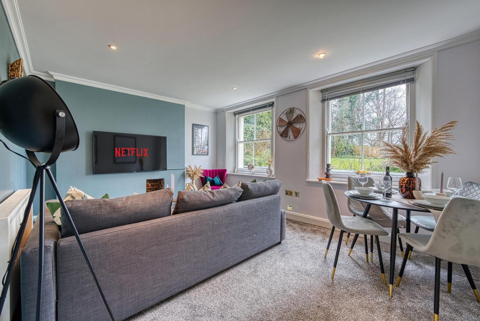 2 Bedroom Stylish Spacious Apt, Sleeps 6, Central Cheltenham, With Free Parking - By Blue Puffin Stays Luaran gambar